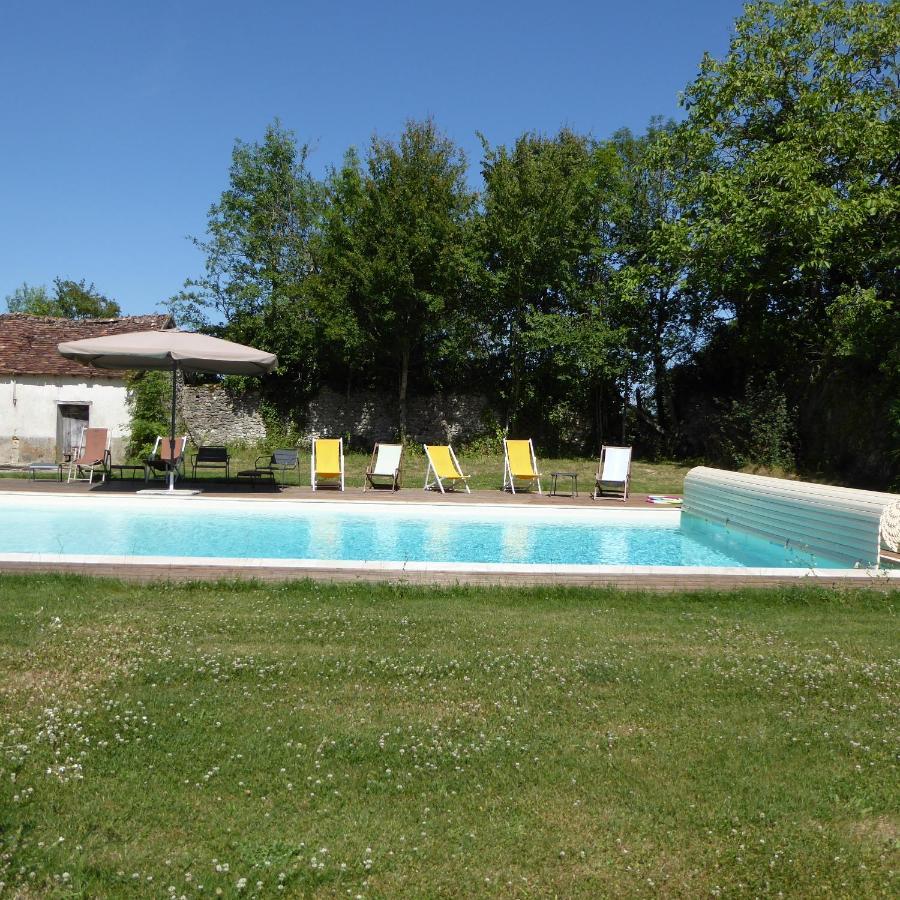 Chateau De Charnizay Exterior photo